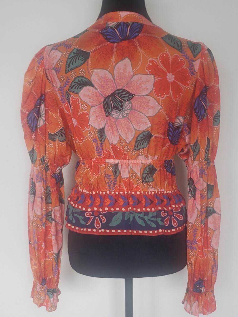 FARM Rio Marias Floral Plunge Neck Peplum Top - Picture 2 of 7